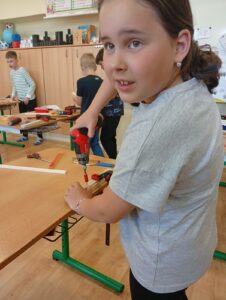IMG-9e118db59313decc6536231ce55ce987-V.jpg